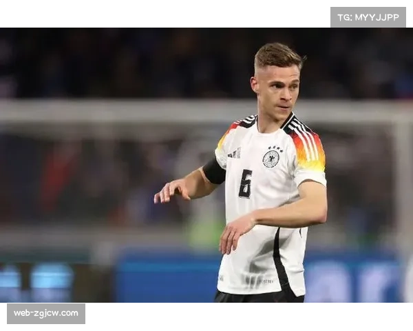 基米希右后卫改造效果评估 拜仁队长在德国队战术板中的攻防平衡难题